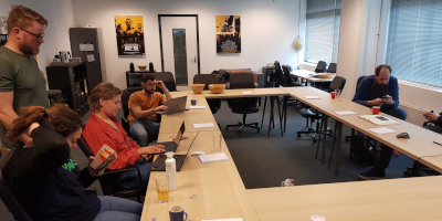 Vergaderingen, trainingen, meetups en hackathons Vergaderingen, trainingen, meetups en hackathons